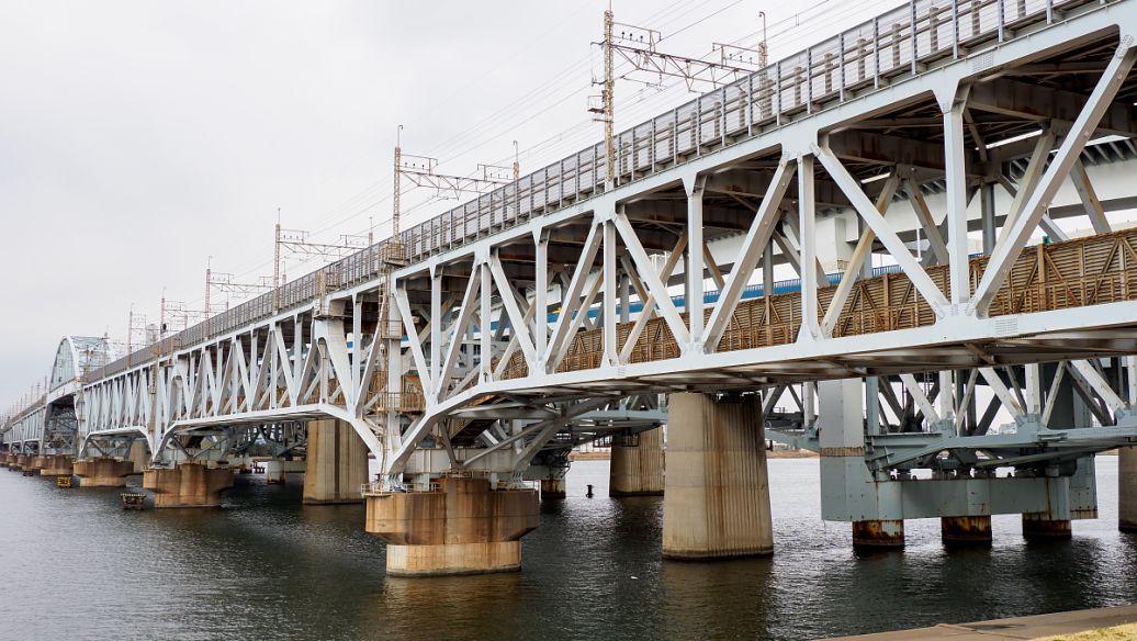 贵州贝雷桥的施工流程：